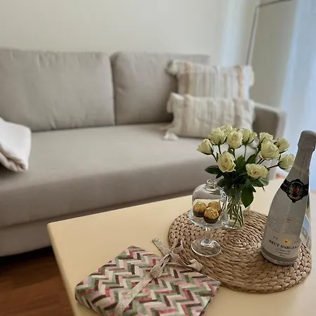 Apartament Lena 7 *