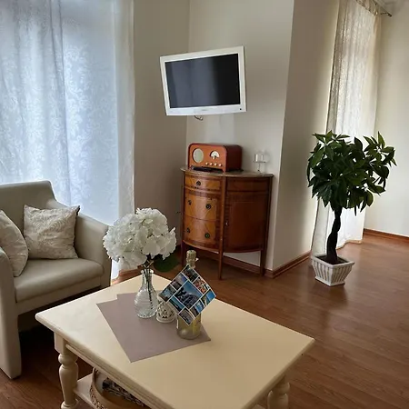 Lena 7 Apartament